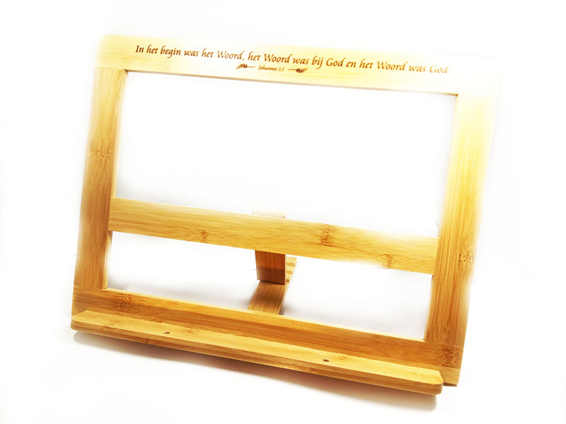 In het begin was het Woord  Lezenaar 32x24cm tafelmodel